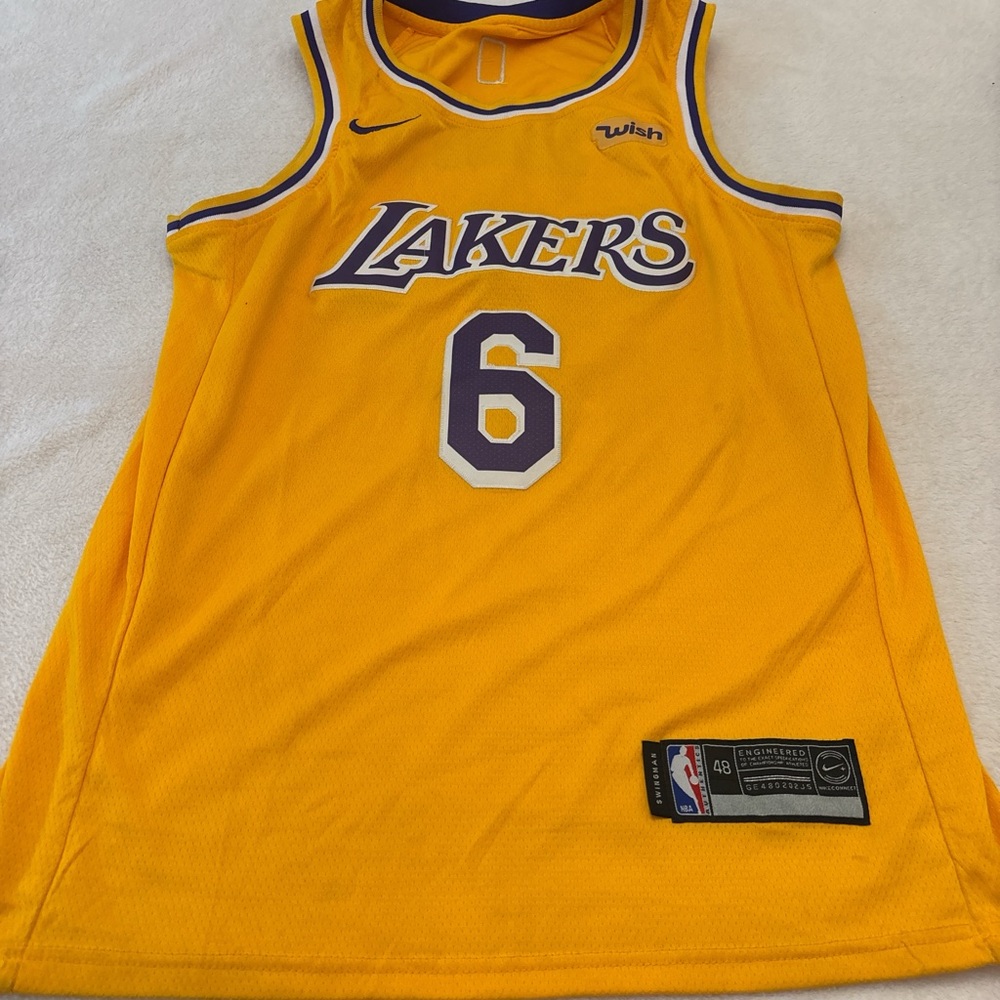 LeBron James Los Angeles Lakers Jersey